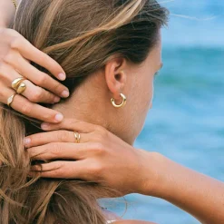 Atolea Jewelry Earrings<Chunky Huggie Hoop Earrings