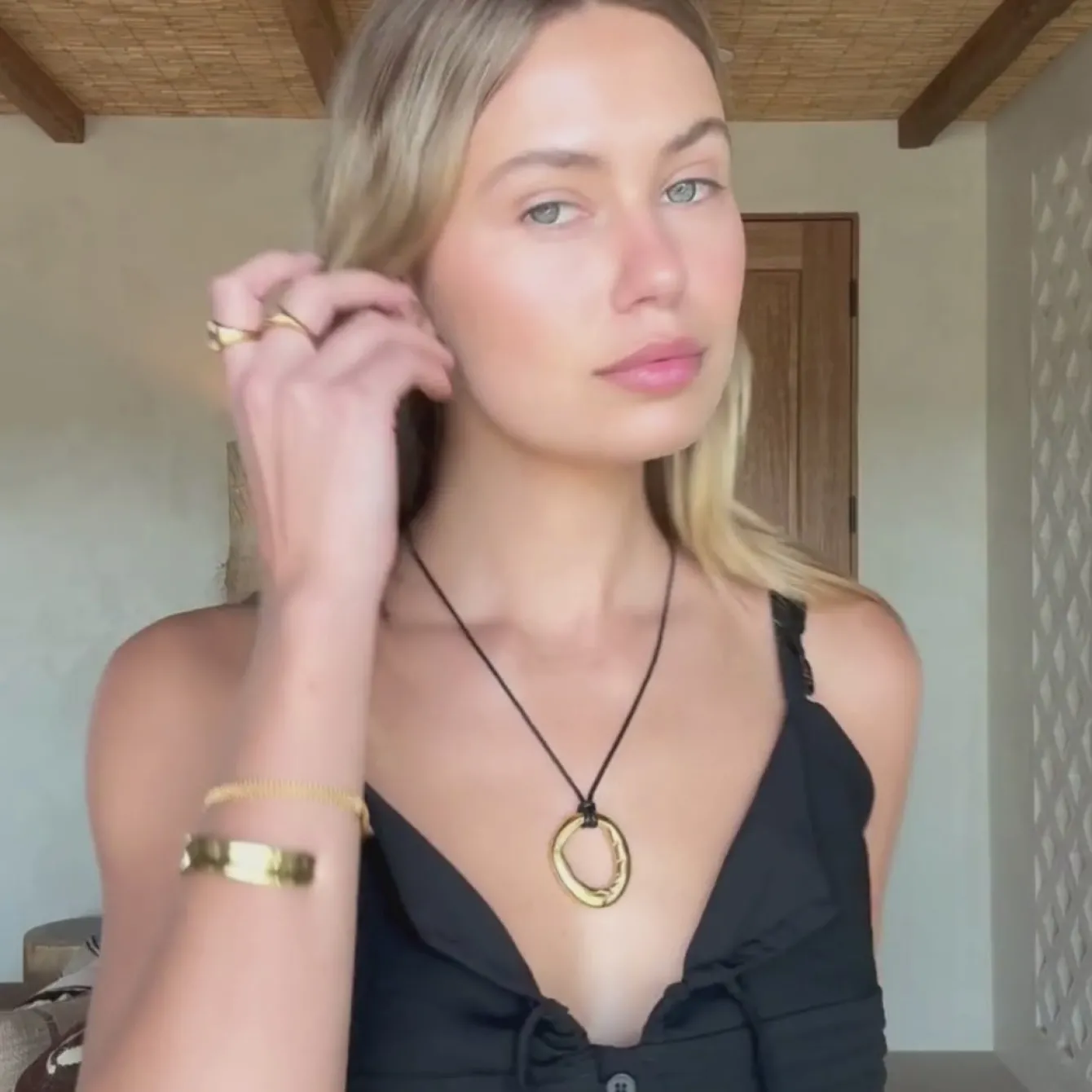 Atolea Jewelry Earrings<Dune Hoops