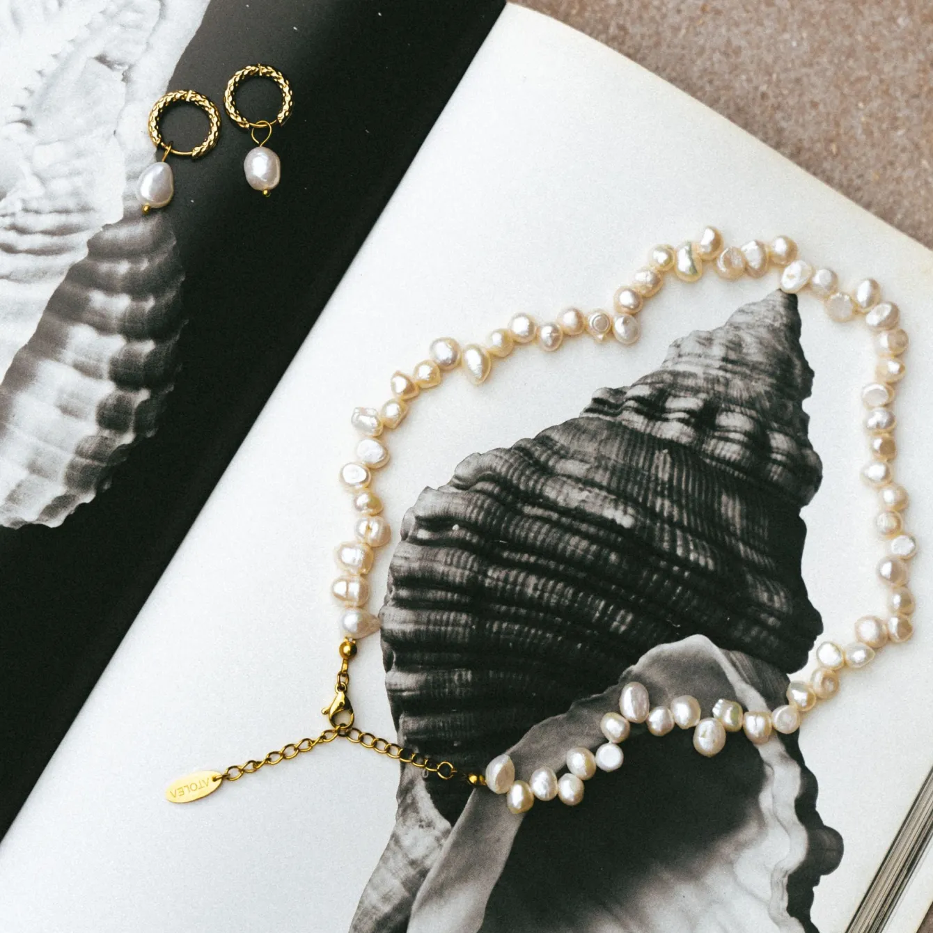 Atolea Jewelry Earrings|Pearls<Hammered Pearl Hoop Earrings