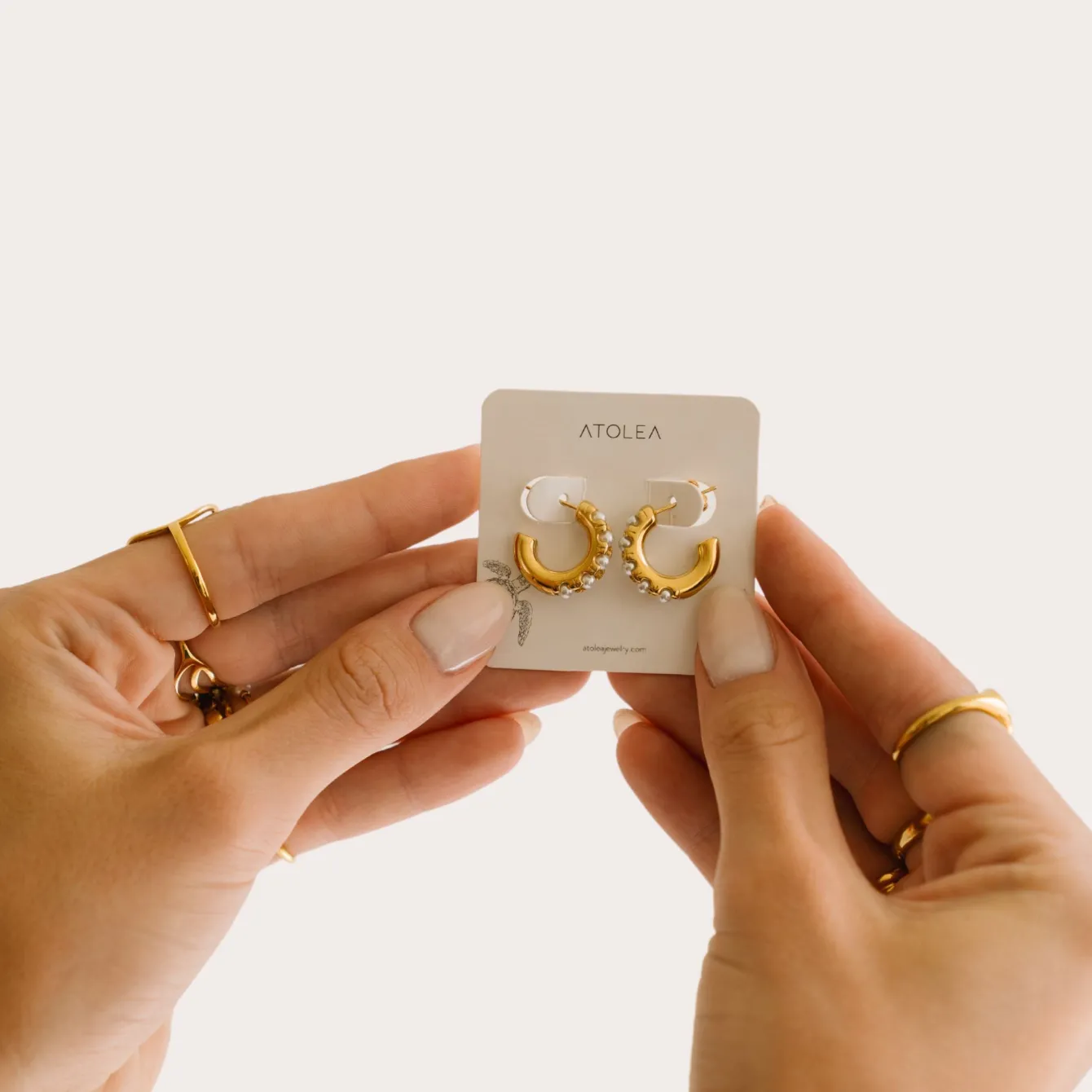 Atolea Jewelry Earrings|Pearls<Mini Pearl Huggies Earrings