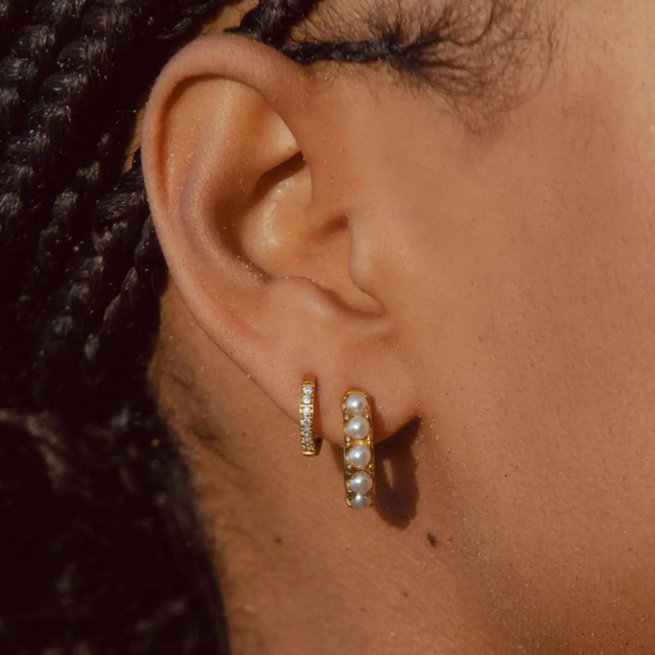 Atolea Jewelry Earrings|Pearls<Mini Pearl Huggies Earrings