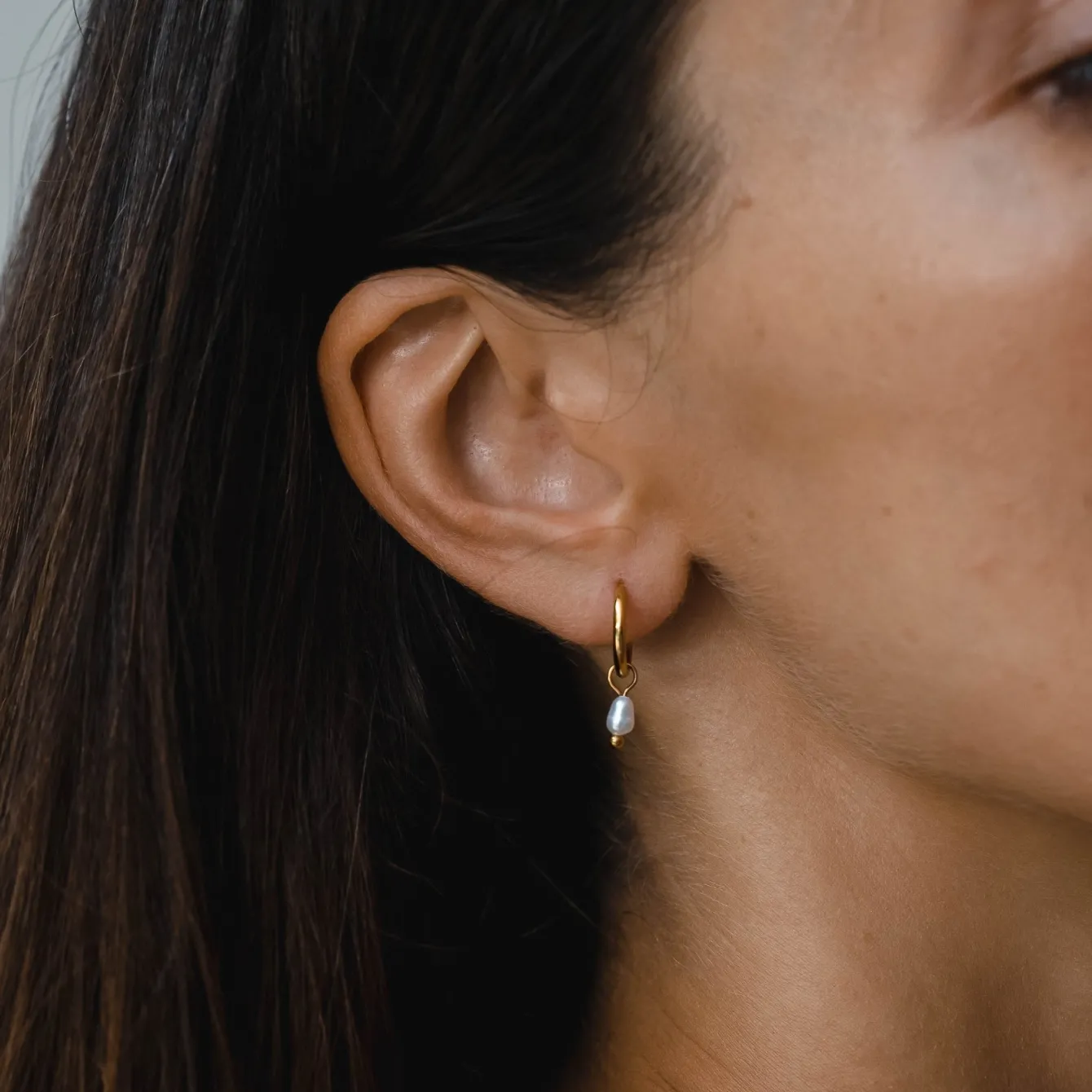 Atolea Jewelry Earrings|Pearls<Pearl Huggie Hoops
