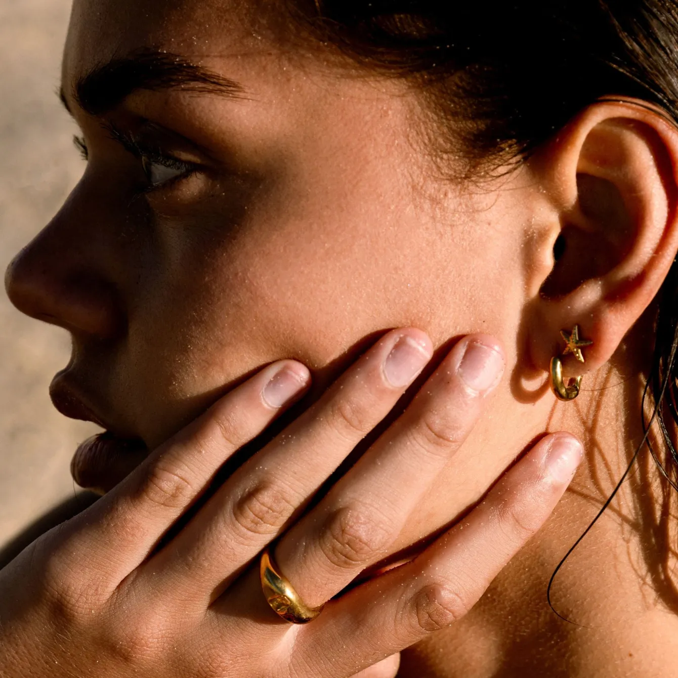 Atolea Jewelry Earrings<Wavy Hoops